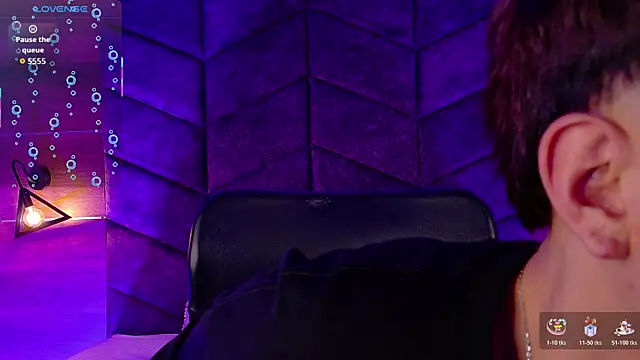 Snapshot of LiamThunder05_ chatting on October 31, 2025, 3:07 am LiamThunder05 online show from October 31, 2025, 3:07 am