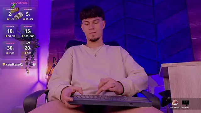 Snapshot of LiamThunder05_ chatting on November 10, 2025, 3:05 am LiamThunder05 online show from November 10, 2025, 3:05 am