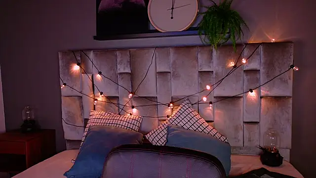 Snapshot of LiamThunder05_ chatting on November 15, 2025, 3:37 am LiamThunder05 online show from November 15, 2025, 3:37 am