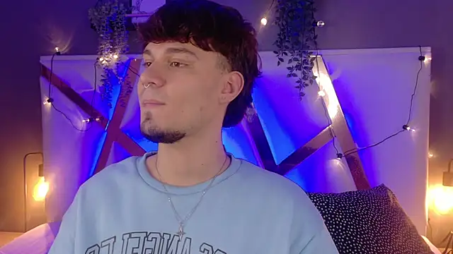 Snapshot of LiamThunder05_ chatting on November 20, 2025, 3:07 am LiamThunder05 online show from November 20, 2025, 3:07 am