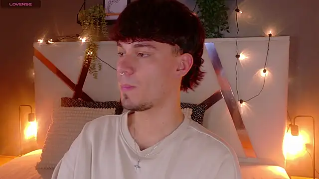 Snapshot of LiamThunder05_ chatting on November 25, 2025, 2:55 am LiamThunder05 online show from November 25, 2025, 2:55 am