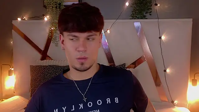 Snapshot of LiamThunder05_ chatting on November 28, 2025, 2:58 am LiamThunder05 online show from November 28, 2025, 2:58 am