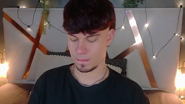 Snapshot of LiamThunder05_ chatting on December 4, 2025, 7:44 pm LiamThunder05 online show from December 4, 2025, 7:44 pm