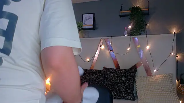 Snapshot of LiamThunder05_ chatting on December 5, 2025, 7:43 pm LiamThunder05 online show from December 5, 2025, 7:43 pm