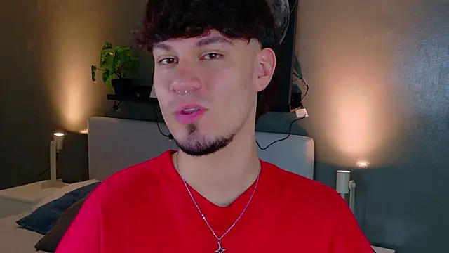 Snapshot of LiamThunder05_ chatting on December 14, 2025, 1:27 pm LiamThunder05 online show from December 14, 2025, 1:27 pm