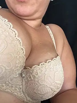 Snapshot of Daiana_Andra chatting on November 9, 2025, 1:42 pm Daiana Andra online show from November 9, 2025, 1:42 pm