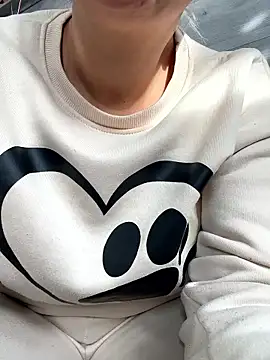 Snapshot of Daiana_Andra chatting on December 15, 2025, 9:57 am Daiana Andra online show from December 15, 2025, 9:57 am