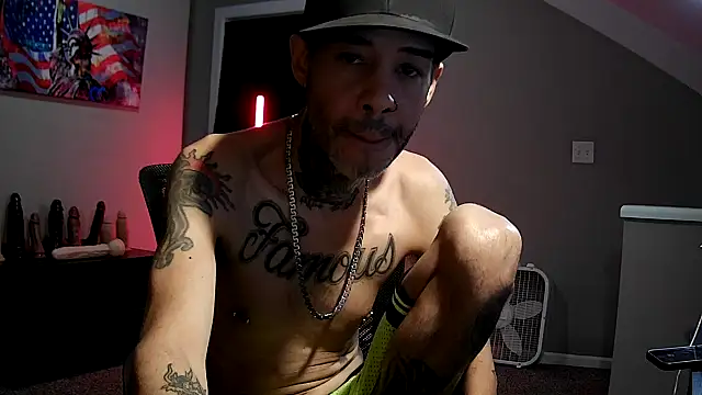 Snapshot of Michigan9000 chatting on October 9, 2025, 12:52 am Michigan9000 online show from October 9, 2025, 12:52 am