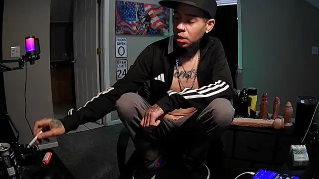 Snapshot of Michigan9000 chatting on November 28, 2025, 5:26 pm Michigan9000 online show from November 28, 2025, 5:26 pm