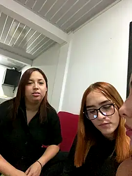 Snapshot of naho_val chatting on October 12, 2025, 4:33 am naho val online show from October 12, 2025, 4:33 am
