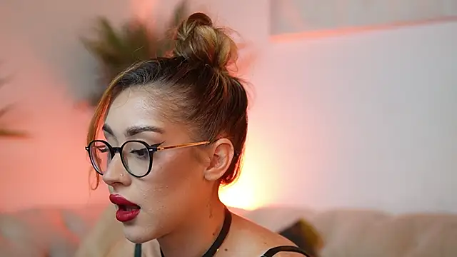 AileenKiss online show from November 10, 2025, 7:13 pm