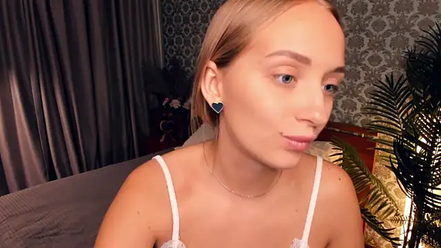 Snapshot of MikeDreese chatting on November 9, 2025, 8:34 am MikeDreese online show from November 9, 2025, 8:34 am