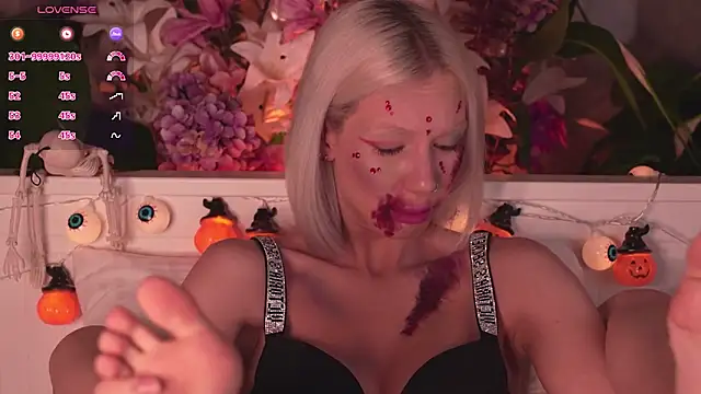 Snapshot of RanyThomson chatting on October 31, 2025, 5:03 pm RanyThomson online show from October 31, 2025, 5:03 pm