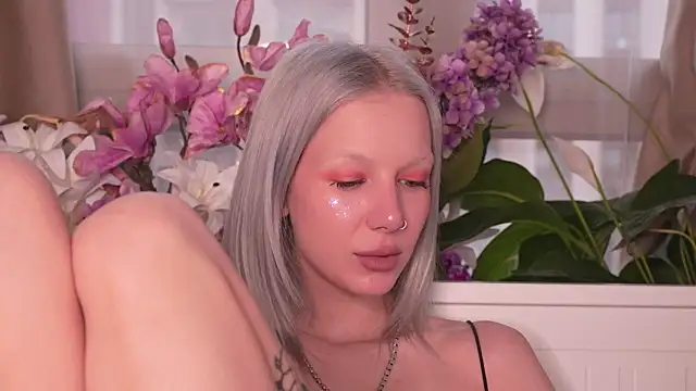 Snapshot of RanyThomson chatting on November 10, 2025, 2:27 pm RanyThomson online show from November 10, 2025, 2:27 pm