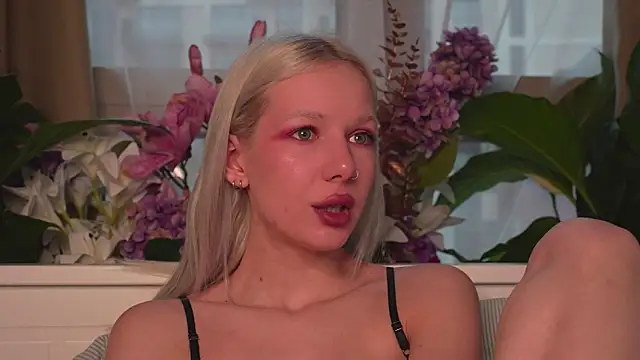 Snapshot of RanyThomson chatting on November 29, 2025, 1:47 pm RanyThomson online show from November 29, 2025, 1:47 pm