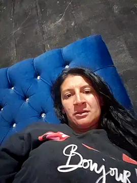 Snapshot of Lesli_14 chatting on November 16, 2025, 1:55 am Lesli 14 online show from November 16, 2025, 1:55 am