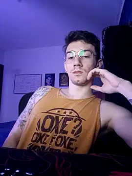 Snapshot of SweetGoodBoy22 chatting on October 3, 2025, 5:32 pm SweetGoodBoy22 online show from October 3, 2025, 5:32 pm