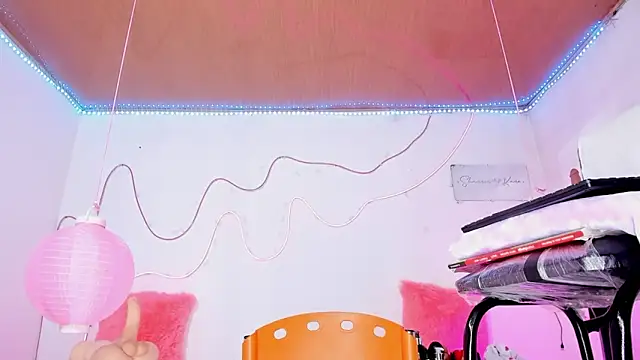 Snapshot of shannon_kinne_ chatting on December 13, 2025, 7:53 pm shannon kinne online show from December 13, 2025, 7:53 pm