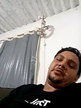 Snapshot of loni171 chatting on November 4, 2025, 1:38 am loni171 online show from November 4, 2025, 1:38 am