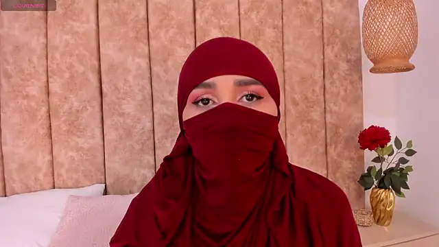 Snapshot of _alishaa_c chatting on November 4, 2025, 2:54 am alishaa c online show from November 4, 2025, 2:54 am