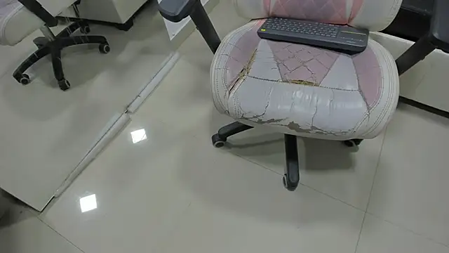 Madeline jade online show from October 20, 2025, 3:07 am