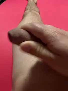 Snapshot of GiNo_93 chatting on December 17, 2025, 4:51 am GiNo 93 online show from December 17, 2025, 4:51 am