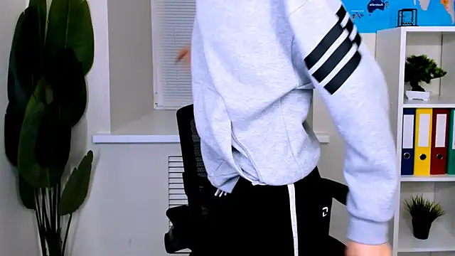 Snapshot of MarkBranston chatting on October 25, 2025, 3:29 pm MarkBranston online show from October 25, 2025, 3:29 pm