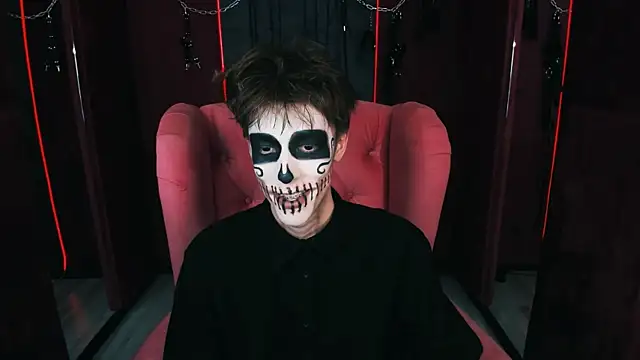 Snapshot of MarkBranston chatting on October 31, 2025, 3:57 pm MarkBranston online show from October 31, 2025, 3:57 pm