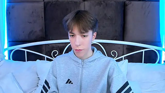 Snapshot of MarkBranston chatting on November 9, 2025, 10:57 am MarkBranston online show from November 9, 2025, 10:57 am