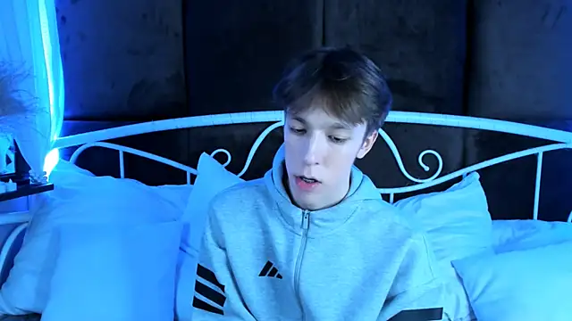 Snapshot of MarkBranston chatting on November 17, 2025, 10:54 am MarkBranston online show from November 17, 2025, 10:54 am