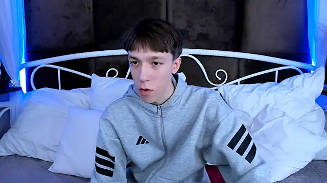 Snapshot of MarkBranston chatting on November 23, 2025, 10:48 am MarkBranston online show from November 23, 2025, 10:48 am