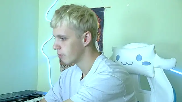  Timmy Boy  online show from October 5, 2025, 11:08 am