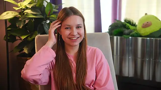 MarindaRuud online show from October 5, 2025, 12:03 pm