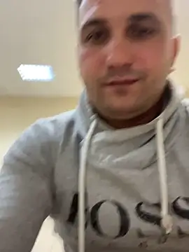 Snapshot of Mahrovmaxim chatting on October 18, 2025, 5:25 pm Mahrovmaxim online show from October 18, 2025, 5:25 pm