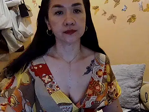 Snapshot of KissHott chatting on November 20, 2025, 3:12 pm KissHott online show from November 20, 2025, 3:12 pm