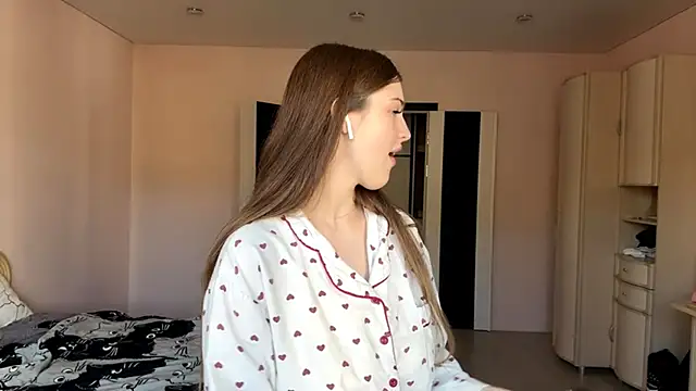 GilySuper online show from October 4, 2025, 7:06 am