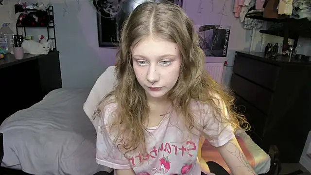 Snapshot of SweetPromise chatting on October 20, 2025, 2:39 pm SweetPromise online show from October 20, 2025, 2:39 pm