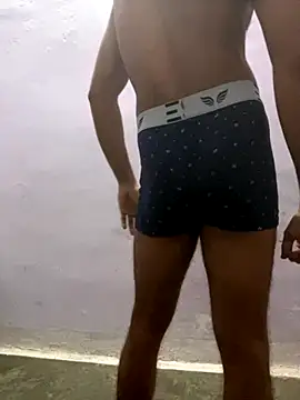 Snapshot of OooYessboyy chatting on October 4, 2025, 5:27 am OooYessboyy online show from October 4, 2025, 5:27 am