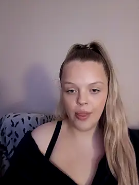 Snapshot of AuroraMaexox chatting on October 4, 2025, 9:46 pm AuroraMaexox online show from October 4, 2025, 9:46 pm