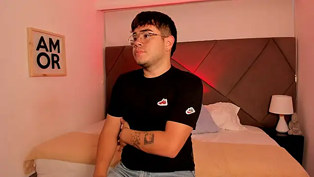 Snapshot of thiago_occonor chatting on October 28, 2025, 12:52 pm thiago occonor online show from October 28, 2025, 12:52 pm