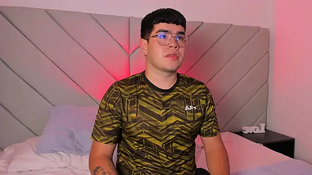 Snapshot of thiago_occonor chatting on November 12, 2025, 2:12 am thiago occonor online show from November 12, 2025, 2:12 am