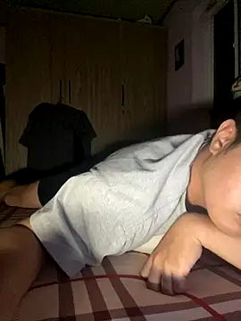 Snapshot of Zynzel chatting on October 24, 2025, 5:09 pm Zynzel online show from October 24, 2025, 5:09 pm