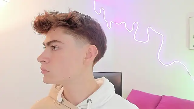 Sam Clark online show from November 4, 2025, 3:16 am