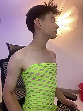 Sam Clark online show from November 11, 2025, 3:39 am