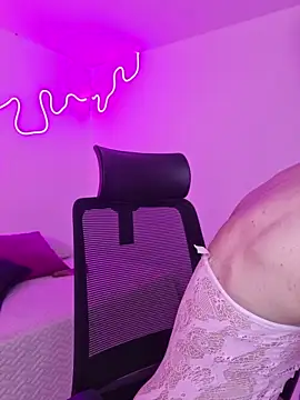 Sam Clark online show from November 26, 2025, 4:35 am