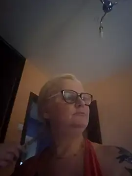 NieMaJazdyBezGwiazdy7883 online show from October 26, 2025, 12:11 pm