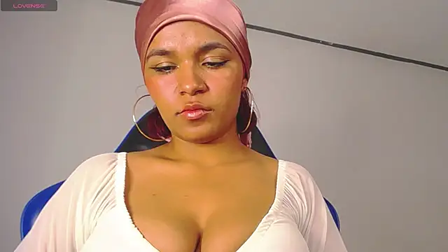 Snapshot of AAfrodithaa chatting on October 24, 2025, 12:08 am AAfrodithaa online show from October 24, 2025, 12:08 am