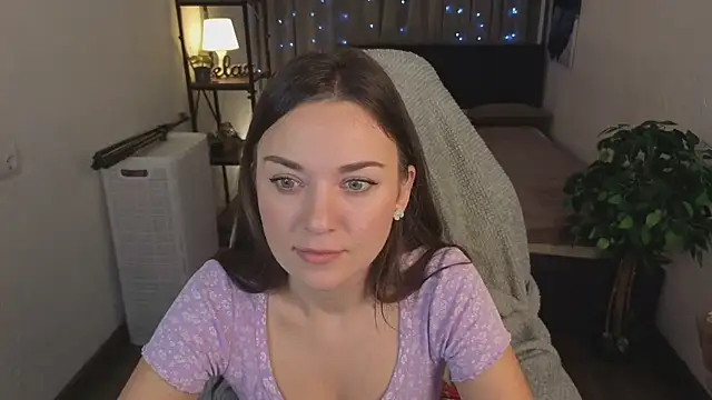 Madison Golden online show from November 21, 2025, 6:45 am