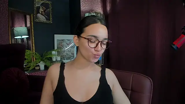 Snapshot of ShadowLotus_ chatting on October 13, 2025, 8:53 pm ShadowLotus online show from October 13, 2025, 8:53 pm