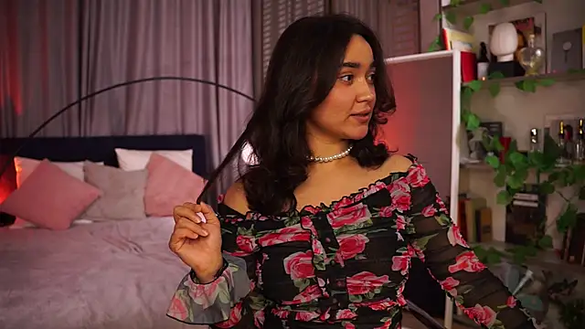 Snapshot of ShadowLotus_ chatting on November 5, 2025, 3:12 pm ShadowLotus online show from November 5, 2025, 3:12 pm